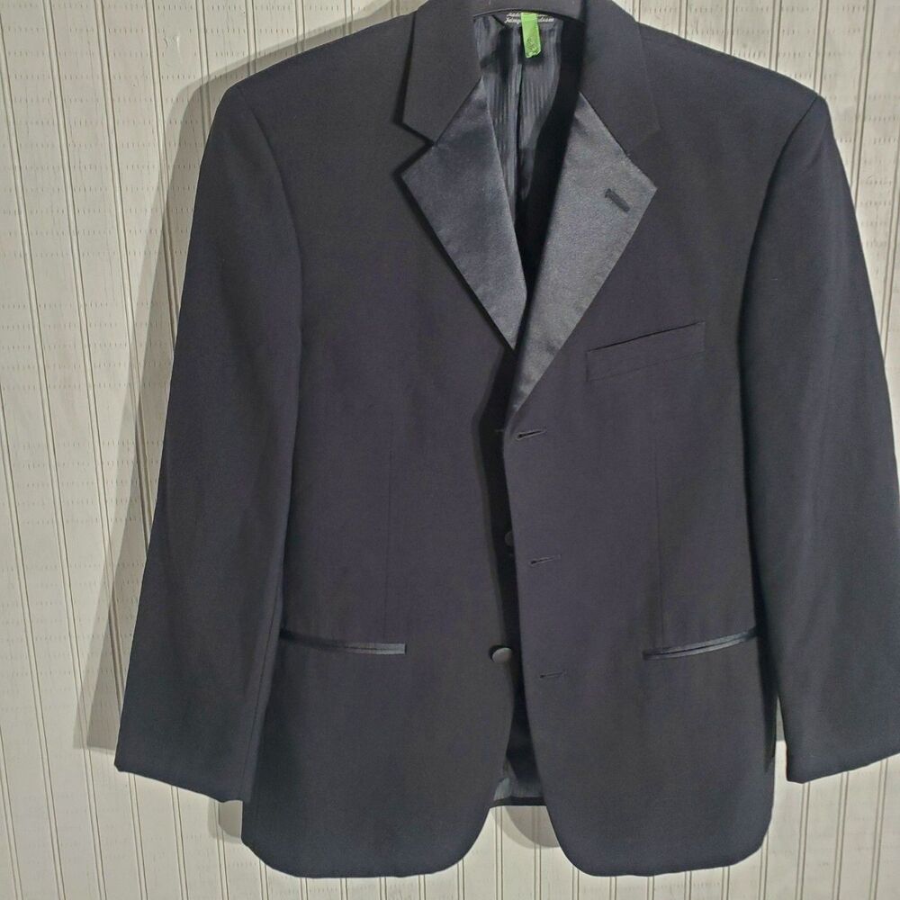 CHAPLIN TUXEDO BLACK LONG SLEEVE SIZE 38S